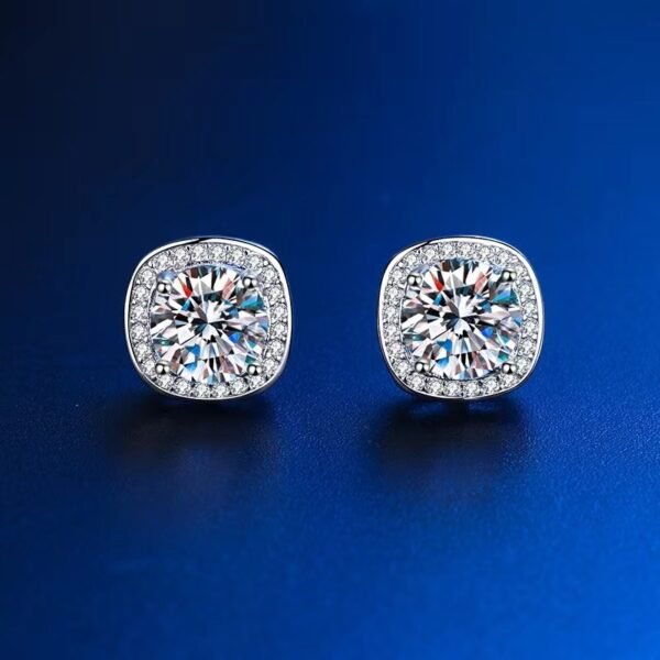O1CN01VUDC0h1HqZQ4AQJHU_!!2218755740809-0-cib Sgarit Fashion Jewelry S925 Sterling Silver 1Ct Moissanite Earrings Classic Jewellery