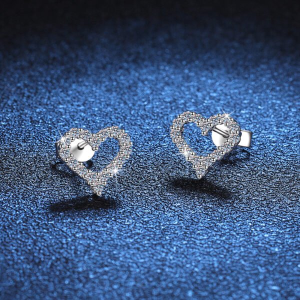 O1CN01YjGgBV2Br8FCsd4a5_!!2212409298391-0-cib Sgarit Fashion Jewelry S925 Sterling Silver 1Ct Moissanite Heart Earrings Classic Jewellery