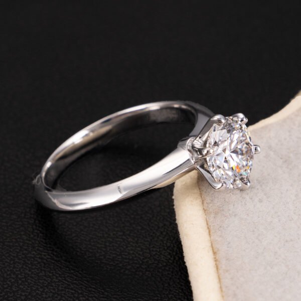 O1CN01ZM4gf41r5EYaZdrfB_!!2216764805579-0-cib Sgarit 18K Gold 1.5CT CVD Round Brilliant Cut Lab Diamond Ring Jewelry