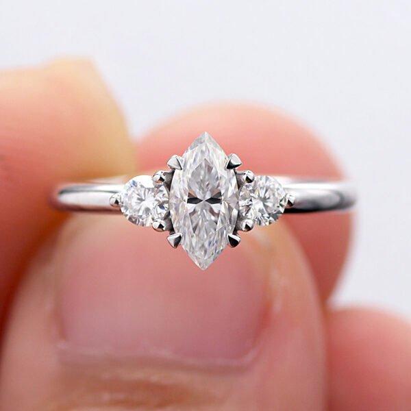 O1CN01dPu58g1h8IxrjSIE6_!!2215394124232-0-cib Sgarit Fine JewelleryManufacturer 18K White Gold 1/2CT Marquise Cut White Moissanite Wedding Ring Jewelry