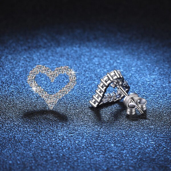 O1CN01efUfbx2Br8F44gpyp_!!2212409298391-0-cib (1) Sgarit Fashion Jewelry S925 Sterling Silver 1Ct Moissanite Heart Earrings Classic Jewellery