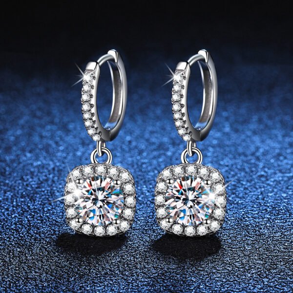 O1CN01htUvNL2Br8Ah29KwA_!!2212409298391-0-cib Sgarit Fashion Jewelry S925 Sterling Silver Gold Plated Cushion Cut 2Ct Moissanite Earrings Jewellery