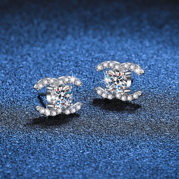 O1CN01i7BRxE2Br8Hy2kRYi_!!2212409298391-0-cib Sgarit Fashion Jewelry S925 Sterling Silver 1Ct Moissanite Earrings Noble Jewellery