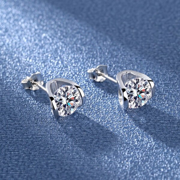 O1CN01uHxyFM1HqZQ2zLvs5_!!2218755740809-0-cib Sgarit Fashion Jewelry S925 Sterling Silver 1Ct Moissanite Earrings Classic Jewellery