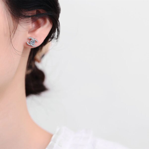 O1CN01wSGMEI2Br8I6j2P8I_!!2212409298391-0-cib Sgarit Fashion Jewelry S925 Sterling Silver 1Ct Moissanite Earrings Noble Jewellery