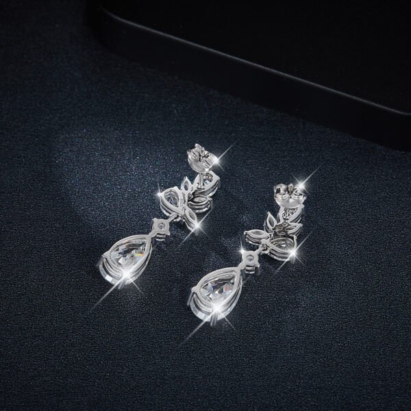 O1CN01wfKGUT1g2WLoLNOu9_!!3896764084-0-cib Sgarit Fashion Jewelry S925 Sterling Silver 7×11Mm 3Ct Moissanite Earrings Jewellery