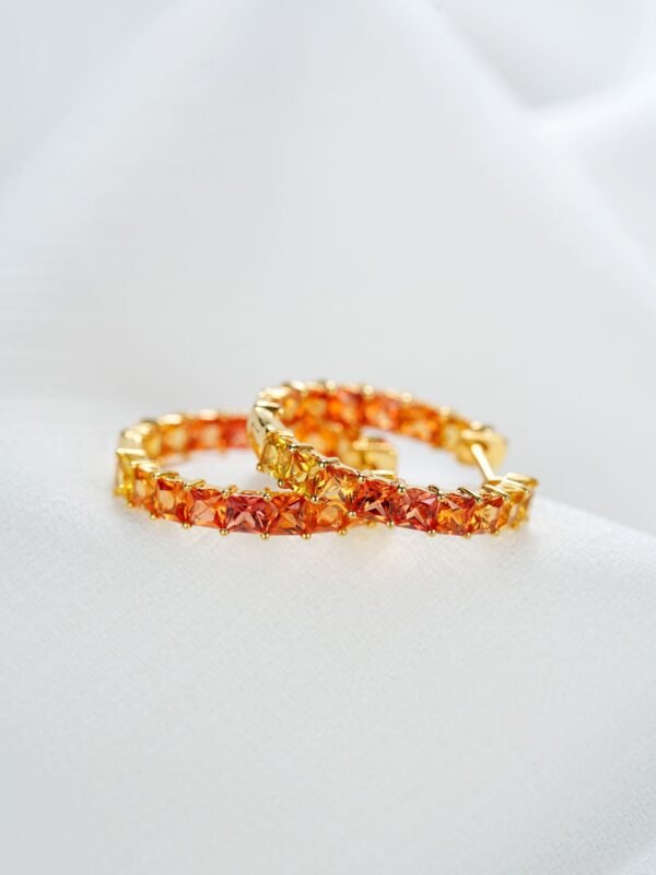 微信图片_20241118114640 Sgarit Fine Jewelry 18K Gold 2.5Mm Natural Color Sapphire Gemstone Earrings Jewellery