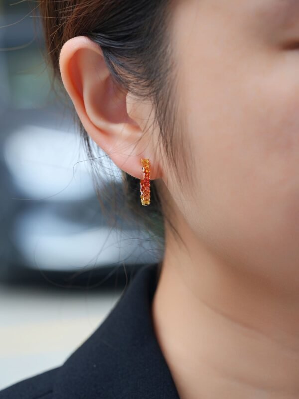 微信图片_20241118114647 Sgarit Fine Jewelry 18K Gold 2.5Mm Natural Color Sapphire Gemstone Earrings Jewellery