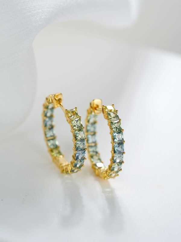 微信图片_20241118114653 Sgarit Fine Jewelry 18K Gold 2.5Mm Natural Color Sapphire Gemstone Earrings Jewellery