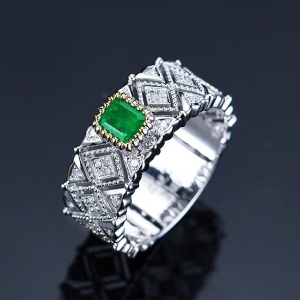 微信图片_202411230936193 Sgarit Fine Jewelry Manufacturer 18K White Gold Emerald Cut 0.7Ct Natural Gemstone Vivid Green Emerald Ring Jewellery
