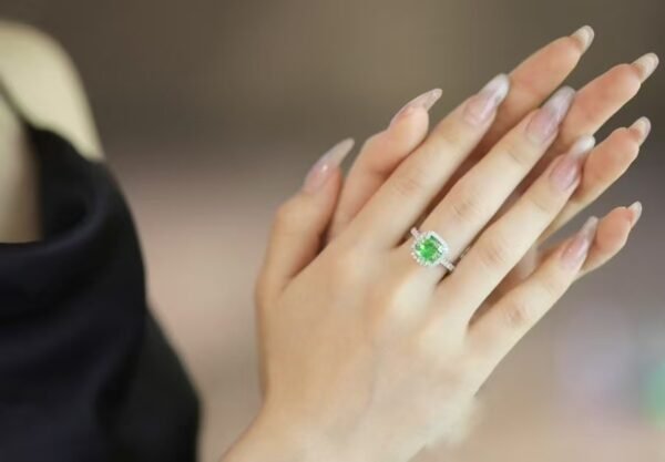 微信图片_202411230938282 Sgarit Fine Jewelry Manufacturer 18K White Gold Cushion Cut Si1 3.66Ct Natural Fancy Green Diamond Ring Jewellery