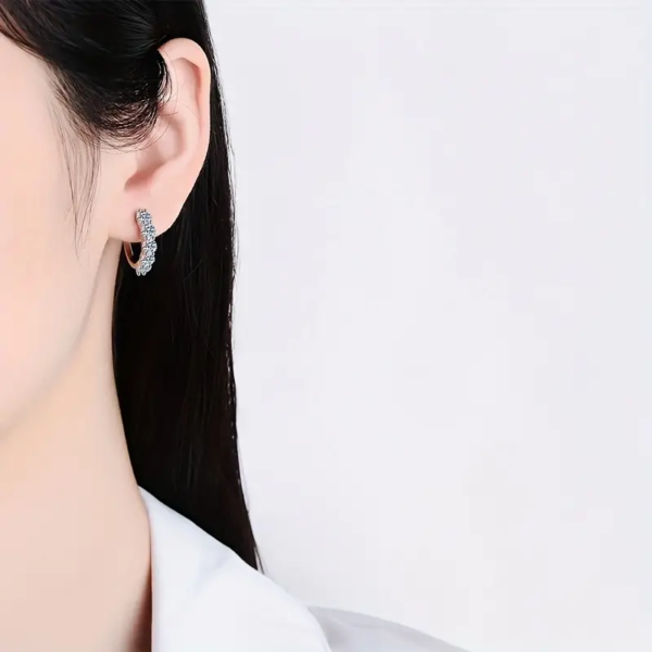 微信图片_20250211145737 Sgarit Fashion Jewelry S925 Sterling Silver Round Cut 3Ct Moissanite Earrings Classic Jewellery