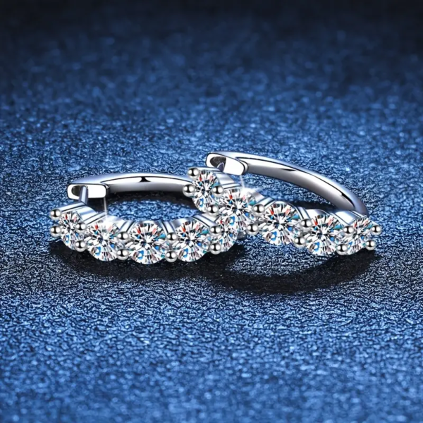 微信图片_202502111457371 Sgarit Fashion Jewelry S925 Sterling Silver Round Cut 3Ct Moissanite Earrings Classic Jewellery