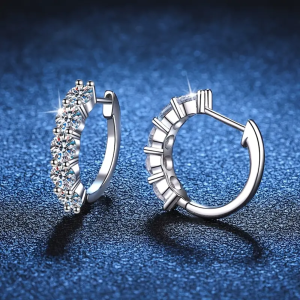 微信图片_202502111457373 Sgarit Fashion Jewelry S925 Sterling Silver Round Cut 3Ct Moissanite Earrings Classic Jewellery