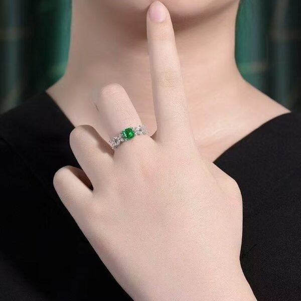 微信图片_20250425102229 Sgarit 18K White Gold 1.15ct Natural Emerald Ring Fine Jewelry for Women's Weddings and Parties Design Diamond Jewellery