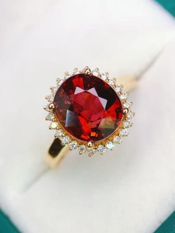 微信图片_20250428103449 SGRAIT Luxury 18k Gold Diamond Jewellery Oval Cut 4.45ct Garnet Ring with 26p 0.23ct Diamonds Jewelry