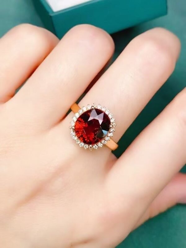 微信图片_20250428103501 SGRAIT Luxury 18k Gold Diamond Jewellery Oval Cut 4.45ct Garnet Ring with 26p 0.23ct Diamonds Jewelry