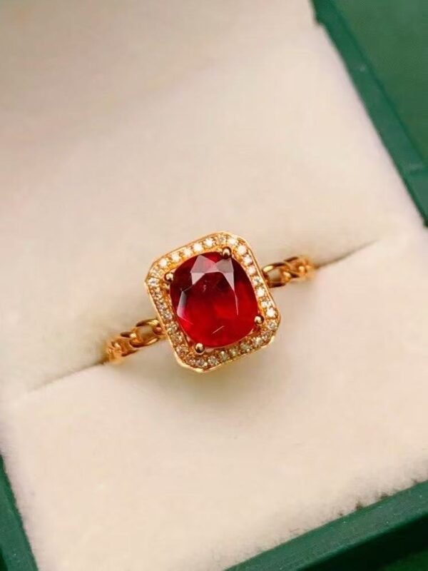 微信图片_20250428113711 SGRAIT Luxury 18k Gold Diamond Jewellery Oval Cut 1.45ct Garnet Ring with 31p 0.093ct Diamonds Jewelry for Women