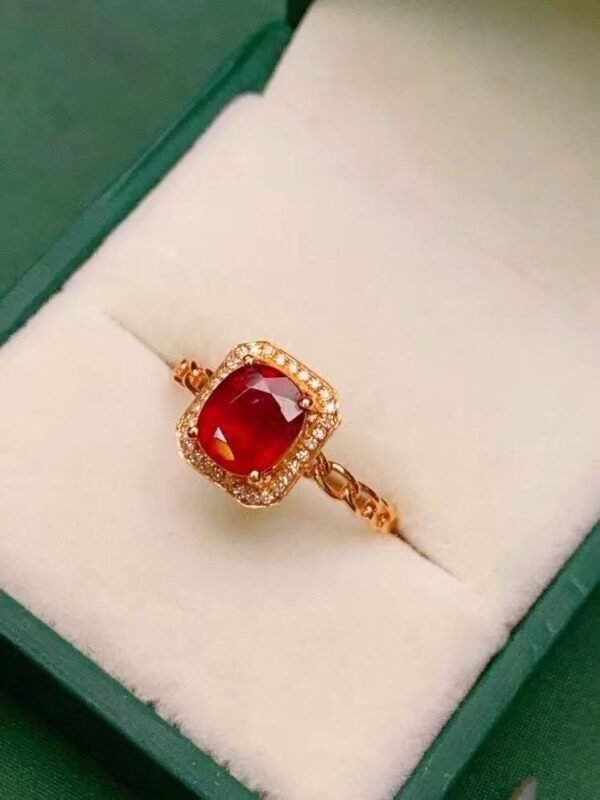 微信图片_20250428113722 SGRAIT Luxury 18k Gold Diamond Jewellery Oval Cut 1.45ct Garnet Ring with 31p 0.093ct Diamonds Jewelry for Women
