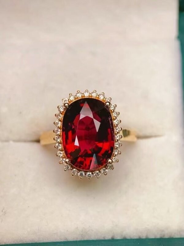 微信图片_20250428114411 SGRAIT Luxury 18k Gold Diamond Jewellery Oval Cut 5.6ct Garnet Ring with 30p 0.3ct Diamonds Jewelry for Women