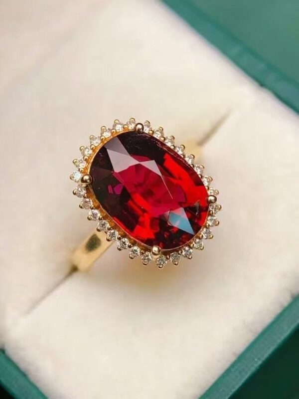 微信图片_20250428114421 SGRAIT Luxury 18k Gold Diamond Jewellery Oval Cut 5.6ct Garnet Ring with 30p 0.3ct Diamonds Jewelry for Women