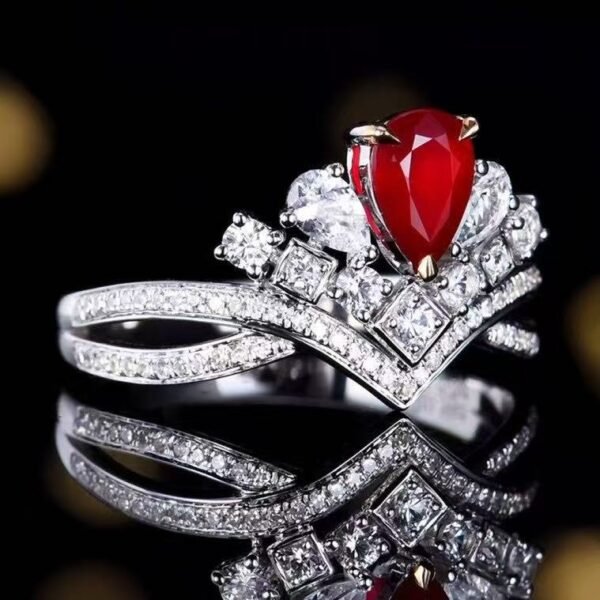 SGRAIT Luxury 18k Gold Jewellery 0.56ct Unheated Natural Pigeon Blood Red Ruby with Diamonds and Whlie Sapphire Jewelry Ring
