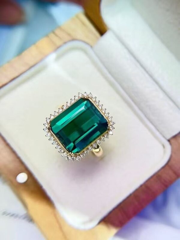 微信图片_20250429101541 SGRAIT Luxury 18k Gold Diamond Jewellery Emerald Cut 8.75ct Green Garnet with 38p 0.38ct Diamonds Jewelry Ring