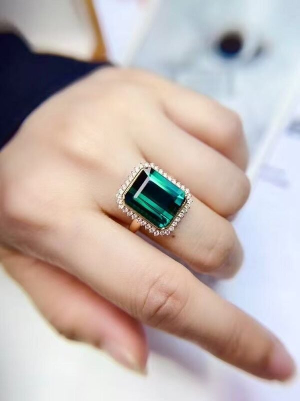 微信图片_20250429101557 SGRAIT Luxury 18k Gold Diamond Jewellery Emerald Cut 8.75ct Green Garnet with 38p 0.38ct Diamonds Jewelry Ring