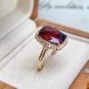 微信图片_20250429104219 SGRAIT Luxury 18k Gold Diamond Jewellery 5.55ct Cushion Cut Garnet with 32p 0.92ct Diamonds Jewelry Ring