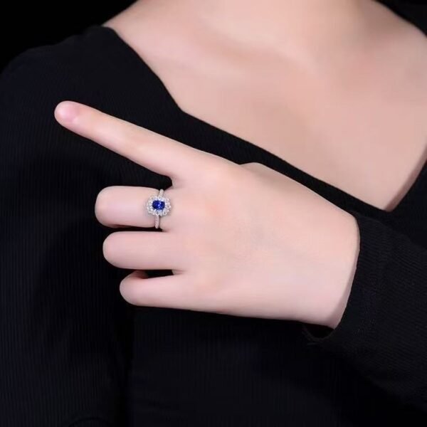 微信图片_20250429151112 SGRAIT PT950 Luxury 18k Gold Jewellery 1.09ct Cushion Cut Natural Sapphire With 46p 0.403ct Diamonds Jewelry Ring
