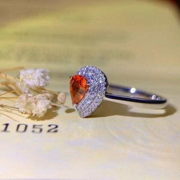 微信图片_20250430105617 SGRAIT Luxury 18k While Gold Jewellery 0.7ct Pear Cut Orange Sapphire With 0.243ct Diamonds Jewelry Ring for Women