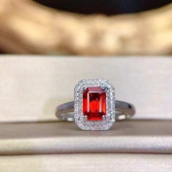 微信图片_20250430110617 SGRAIT Luxury 18k While Gold Jewellery 0.7ct Pear Cut Orange Sapphire With 0.243ct Diamonds Jewelry Ring for Women