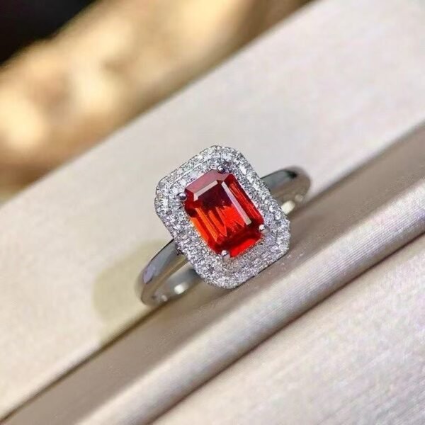 微信图片_20250430110621 SGRAIT Luxury 18k While Gold Jewellery 0.7ct Pear Cut Orange Sapphire With 0.243ct Diamonds Jewelry Ring for Women