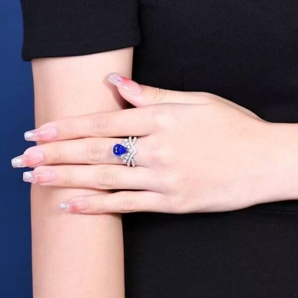 微信图片_20250505154512 Luncy Jewelry 18k While Gold 2.84ct Pear Cut Unheated Royal Blue Sapphire with Diamonds Jewellery Ring for Wedding and Parties