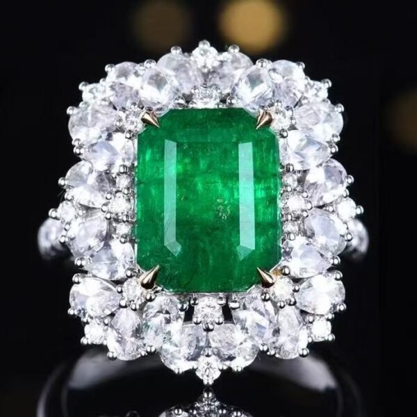 微信图片_20250513170303 SGARIT OEM Design Custom Fine Jewelry GUILD 18k Gold 6.05ct Emerald Cut Natural Emerald Ring with Diamonds Jewellery for Women