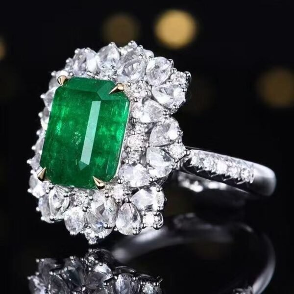 微信图片_20250513170306 SGARIT OEM Design Custom Fine Jewelry GUILD 18k Gold 6.05ct Emerald Cut Natural Emerald Ring with Diamonds Jewellery for Women