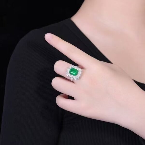 微信图片_20250513170318 SGARIT OEM Design Custom Fine Jewelry GUILD 18k Gold 6.05ct Emerald Cut Natural Emerald Ring with Diamonds Jewellery for Women